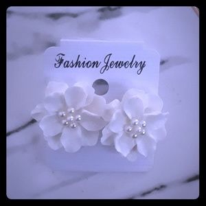 White flower earrings